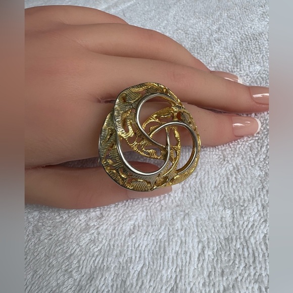 Vintage Gold Tone Ornate Scarf Ring / Slide Unisex - Picture 2 of 9